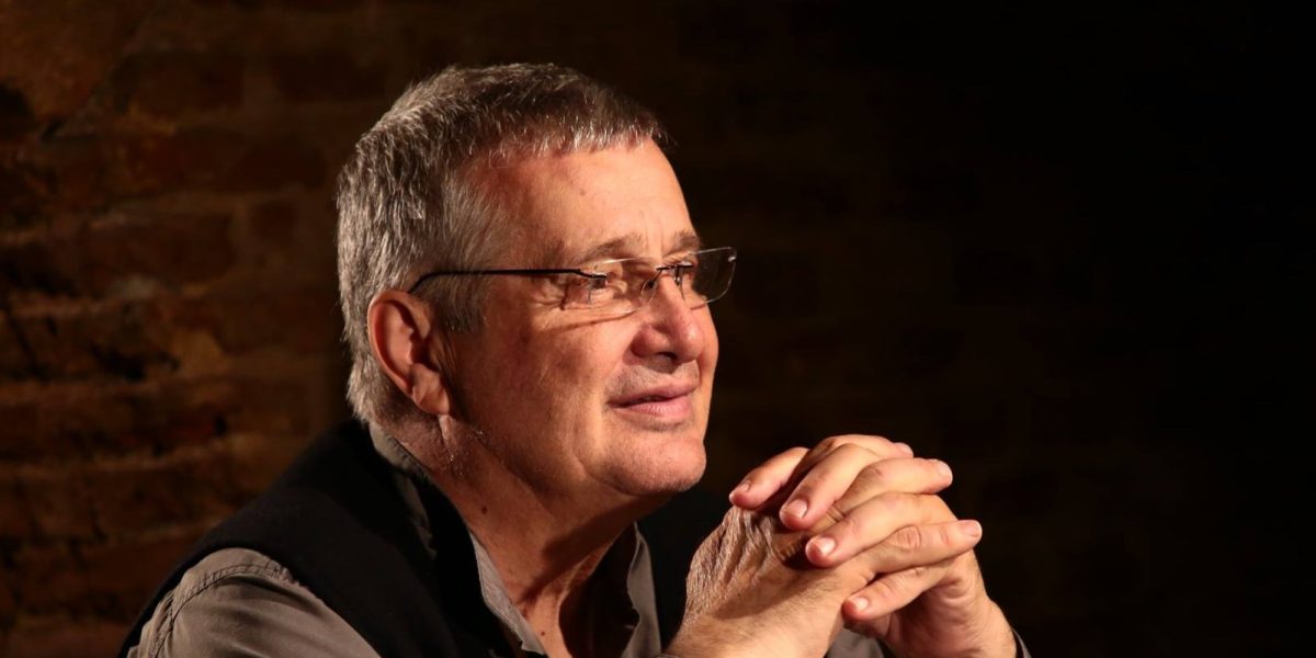 Incendiul de la Cetate: Mircea Dinescu, în stare de șoc Poliția anchetează