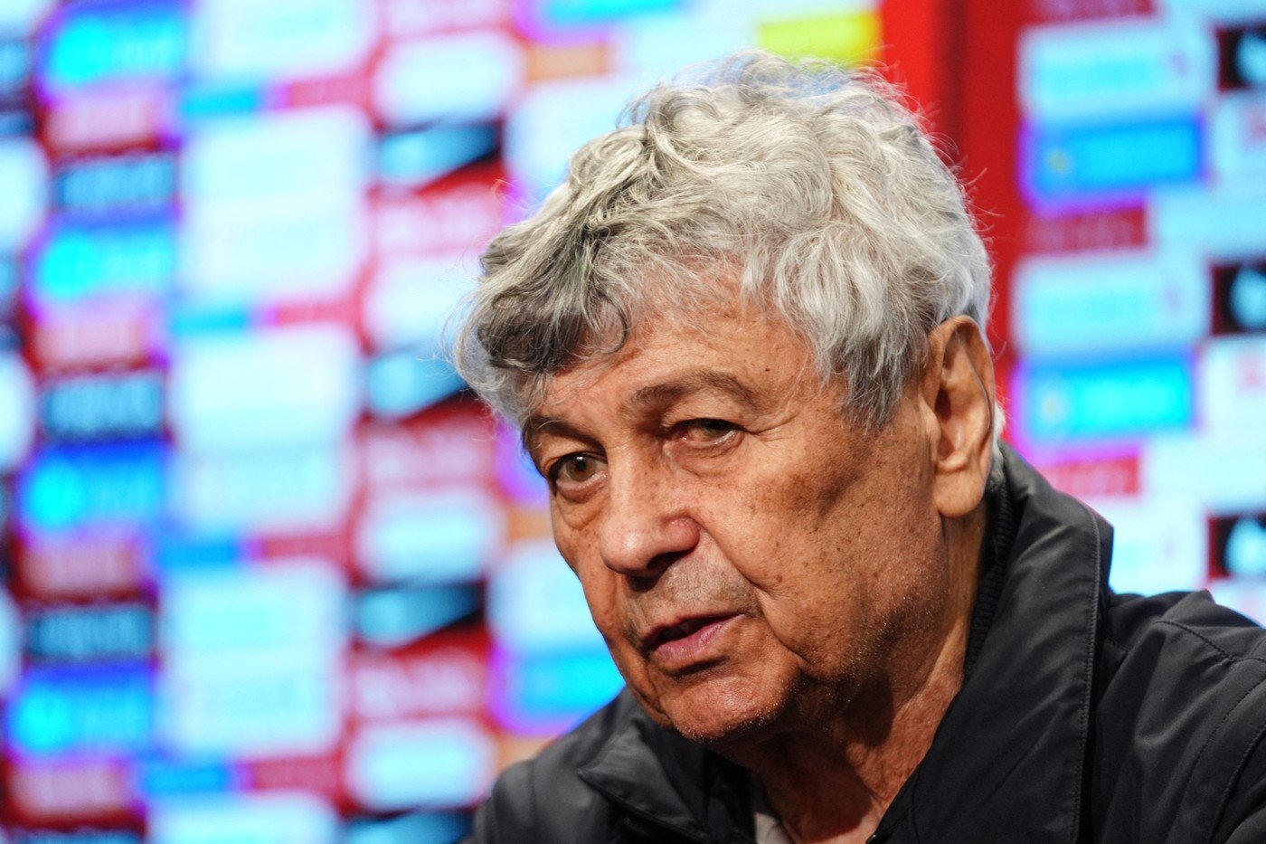 Spitalul Universitar de Urgență București a anunțat sâmbătă dimineață starea de sănătate a fostului antrenor al naționalei de fotbal, Mircea Lucescu (80 de ani), confirmând că acesta se află încă sub tratament, însă evoluția este favorabilă