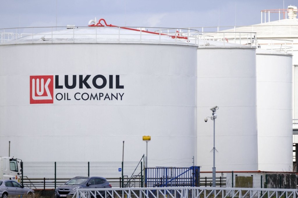 România cere acordul SUA pentru Petrotel. Cum garantăm că profitul nu merge la Rusia?