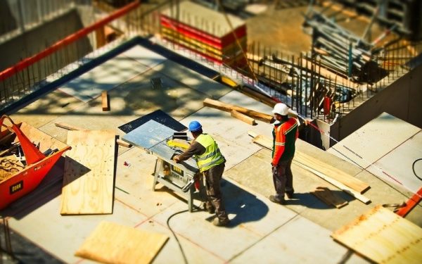 Scădere masivă în construcții: 2026, an negru pentru firmele din România