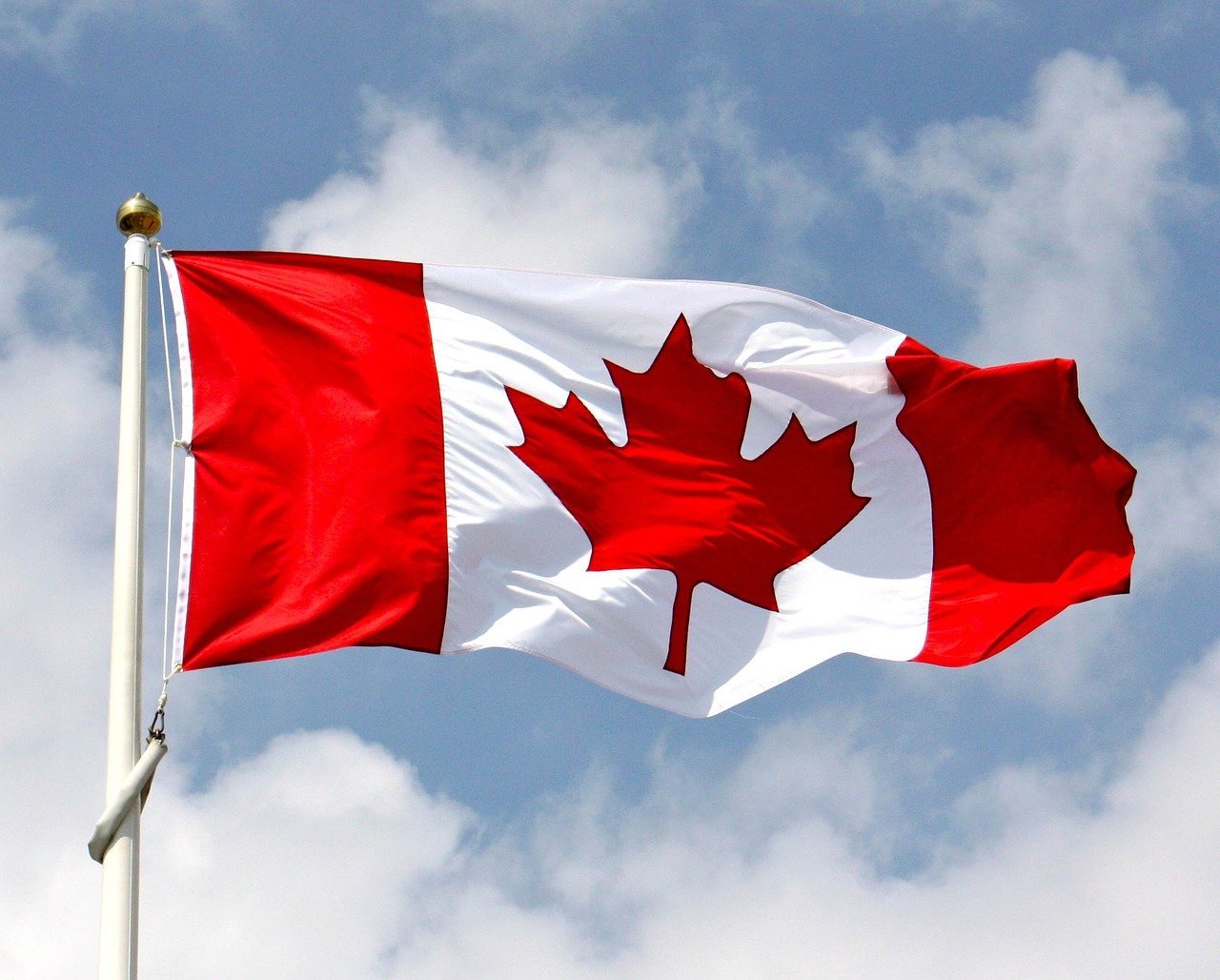 Majoritatea canadienilor susțin ideea aderării la Uniunea Europeană Un sondaj recent arată că o majoritate a cetățenilor din Canada consideră că aderarea țării lor la Uniunea Europeană (UE) ar fi o opțiune benefică sau, cel puțin, merită fost luată în calcul