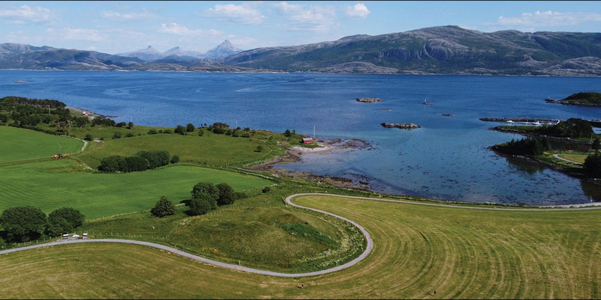 O navă funerară mai veche decât vikingii, descoperită sub un tumul antic