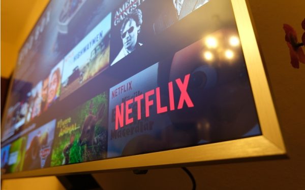 Netflix, în doliu: Reed HASTINGS, co-fondator, părăsește compania după 30 de ani