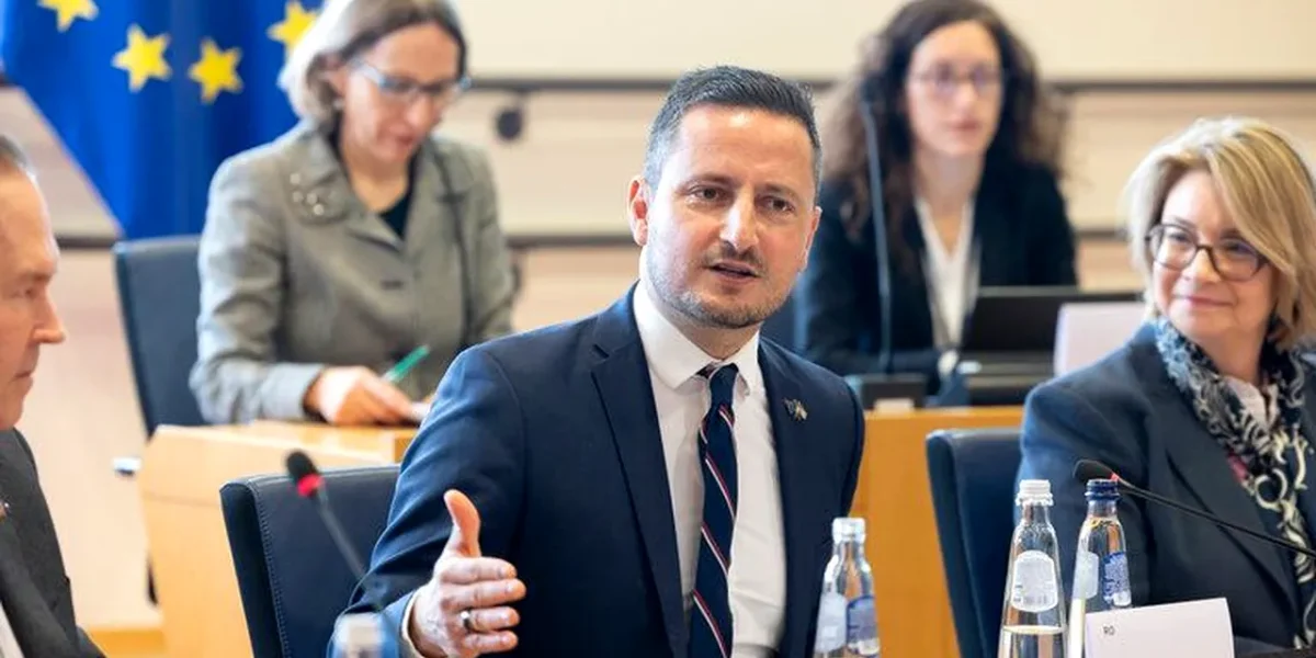 România, în prag de revoltă: Un europarlamentar cere „ras” la adresa clasei politice