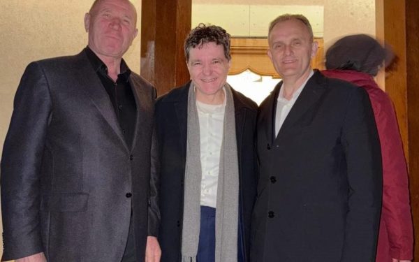 Nicușor Dan, la Mânăstirea Cornu de Vinerea Mare: Poze cu PSD-iști