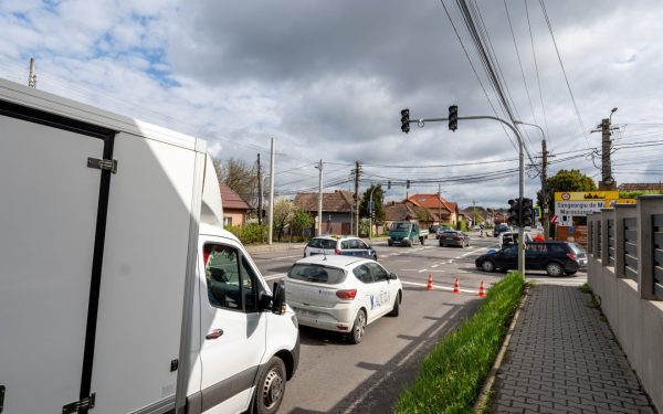 Nouă semaforizare a blocat traficul chiar din prima zi