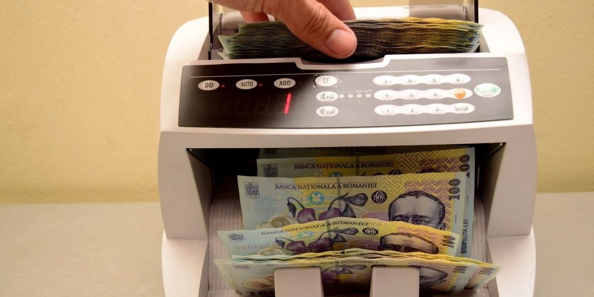 Cine câștigă și cine pierde din facturile în euro? Impactul noii legi