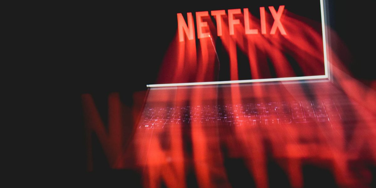 Netflix dă lovitura: intră în competiție directă cu YouTube pe piața podcasturilor