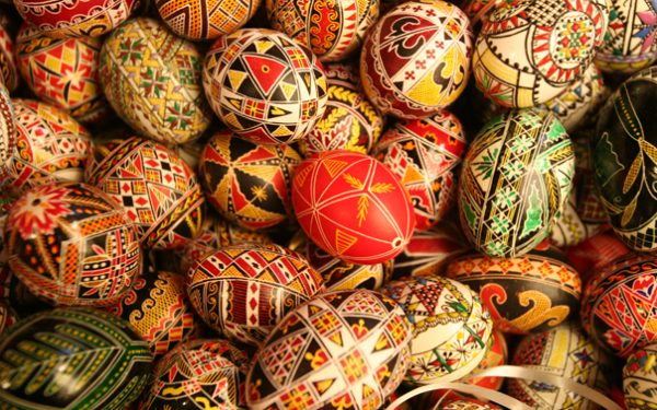 Paște 2026: Tradiții, obiceiuri și ce NU ai voie să faci în ziua Învierii