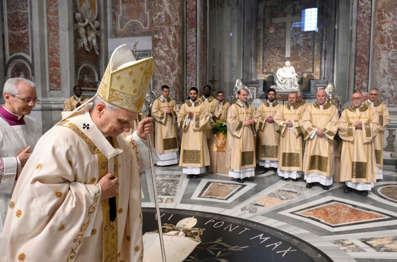 Papa Leon al XIV-lea a condus în mod simbolic credincioșii catolici din întreaga lume spre sărbătoarea Paștelui în cadrul unei liturghii oficiate în Bazilica Sfântul Petru, sâmbătă seară