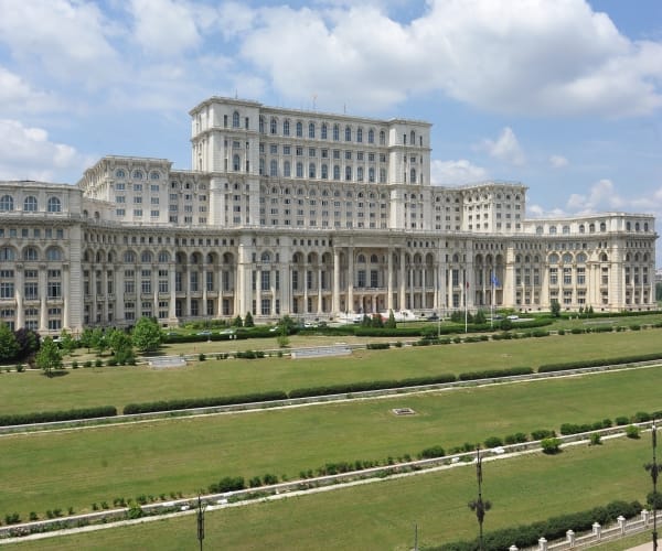 Vape-urile și țigările electronice, INTERZISE în spațiile publice închise (PROIECT)