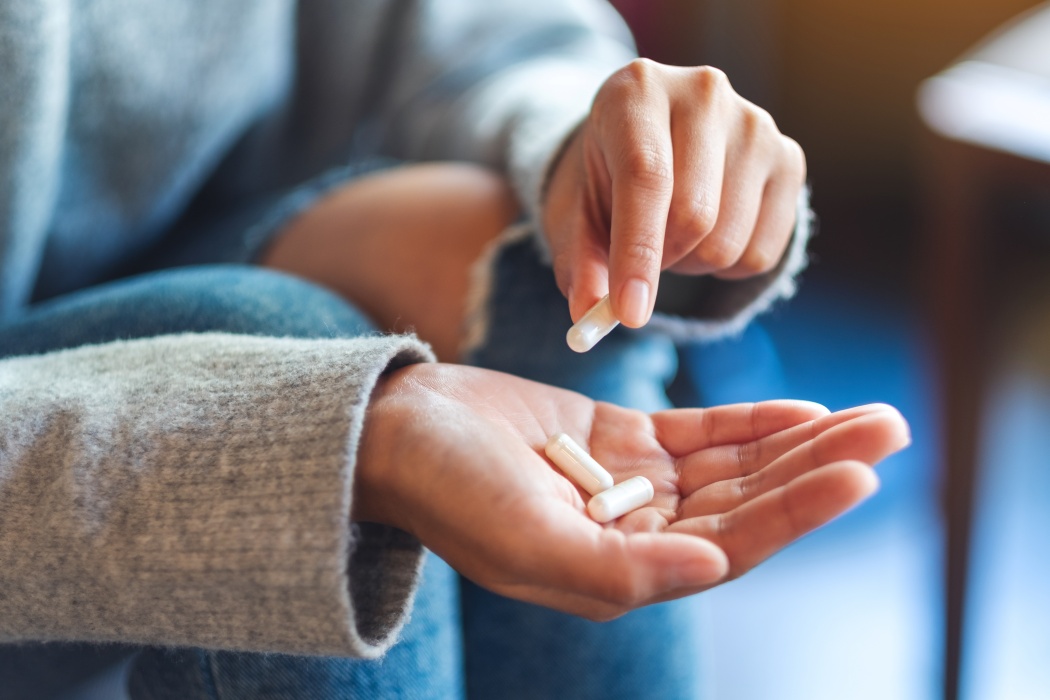 Atenție la alimentele consumate în timpul tratamentului medicamentos Consumul anumitor alimente poate afecta eficacitatea medicamentelor și poate chiar transforma tratamentele în riscuri pentru sănătate