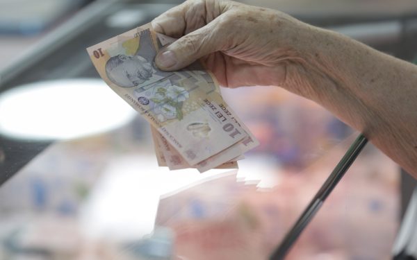 Pensiile românești, zdrobite de inflație: Puterea de cumpărare, în picaj