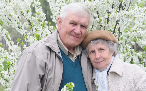 Pensii majorate pentru cupluri: Bonus automat la punctele de pensie. Unde primesc românii?