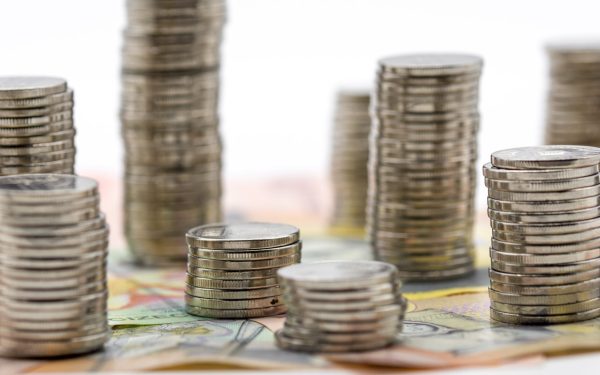Românii, loviți de noua lege a pensiilor: Câți bani pierdeți după o viață de muncă?