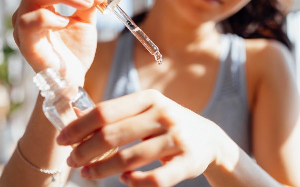 Peptidele, noul „elixir”? Promisiuni mari în wellness, dar și riscuri serioase