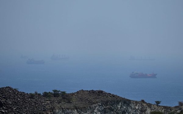 Tensiuni crescute în Strâmtoarea Ormuz, Iranul analizează ofertele lui Donald Trump