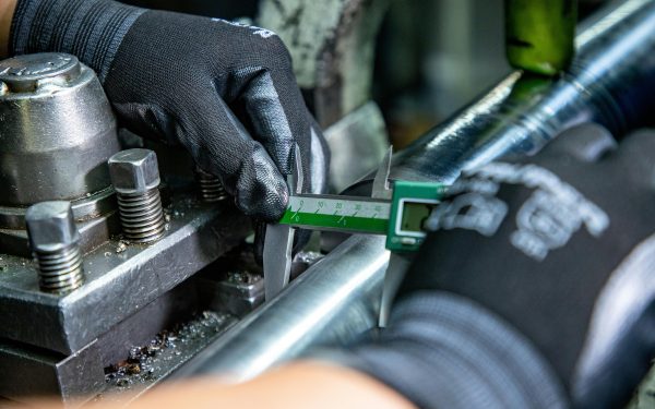 UE lovește industria de oțel: Taxe uriașe peste cotă, importuri fără taxe limitate