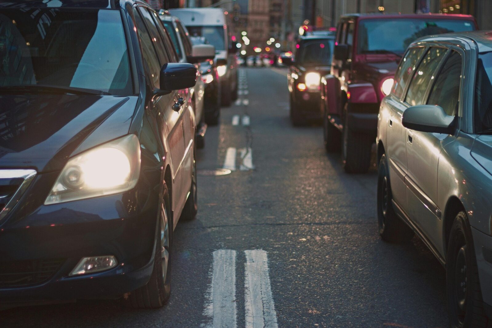 Agitație de final de minivacanță: Autostrăzile, Valea Prahovei și Oltului, sufocate!