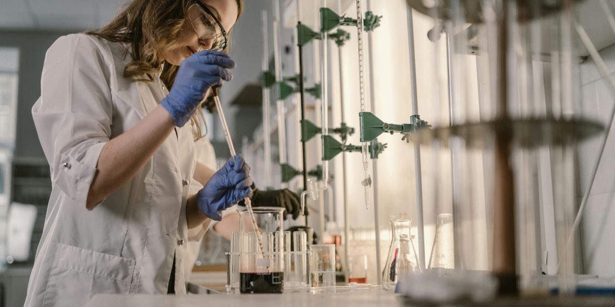 UE pompează 400 milioane euro pentru cercetare post-doctorală în Europa