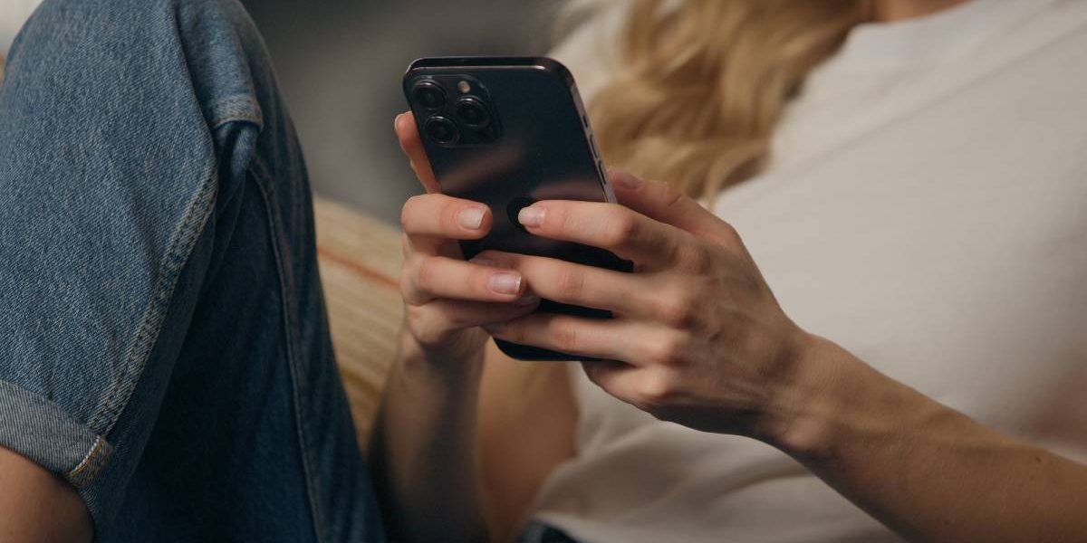 Telefonul, inamicul invizibil: Cum ne influențează viața digitală?