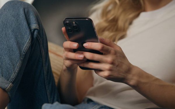 Telefonul, inamicul invizibil: Cum ne influențează viața digitală?
