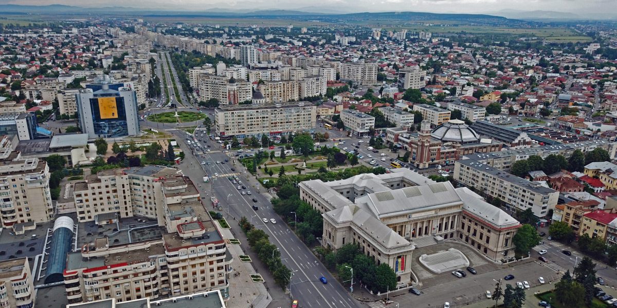 Tineri din Ploiești, în 2026: Ce-i așteaptă? Opțiuni, din ce în ce mai puține!