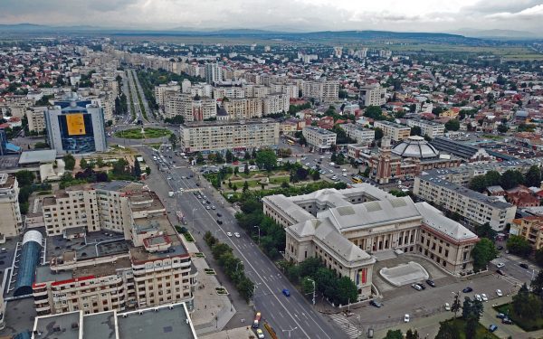 Tineri din Ploiești, în 2026: Ce-i așteaptă? Opțiuni, din ce în ce mai puține!