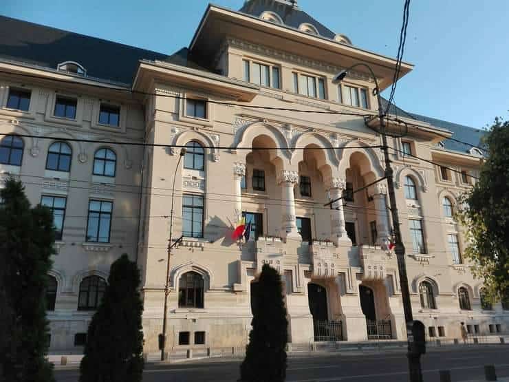 Municipiului București îi vor reveni 3,6 miliarde lei din cele aproape 8 miliarde lei venituri rezultate din cota de 85% din impozitul pe venit colectat, o hotărâre adoptată joi de Consiliul General al Municipiului București