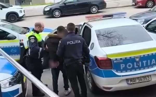 Tânăr agresiv în București: Pumn în față pentru un polițist, după o cerere simplă