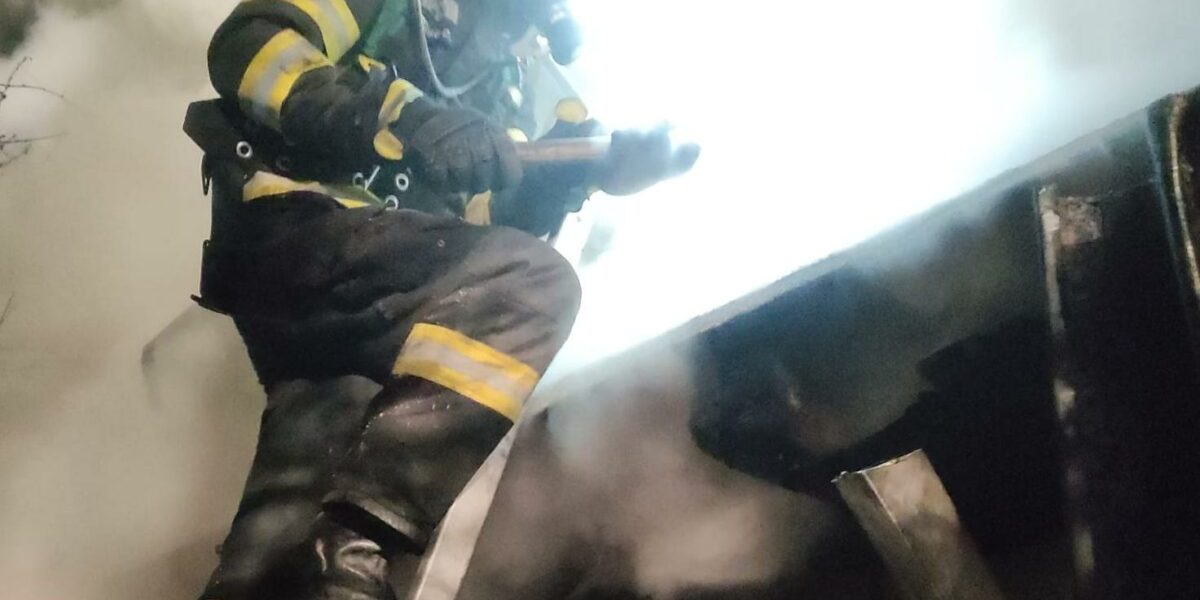 Incendiu devastator la Galați: Pompierii au găsit o victimă, luptă contracronometru