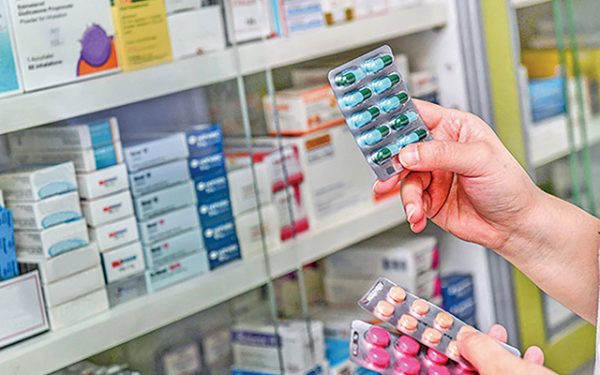 Farmaciile de stat, o raritate în România: București are cele mai multe