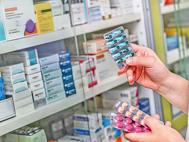 Farmaciile de stat, o raritate în România: București are cele mai multe