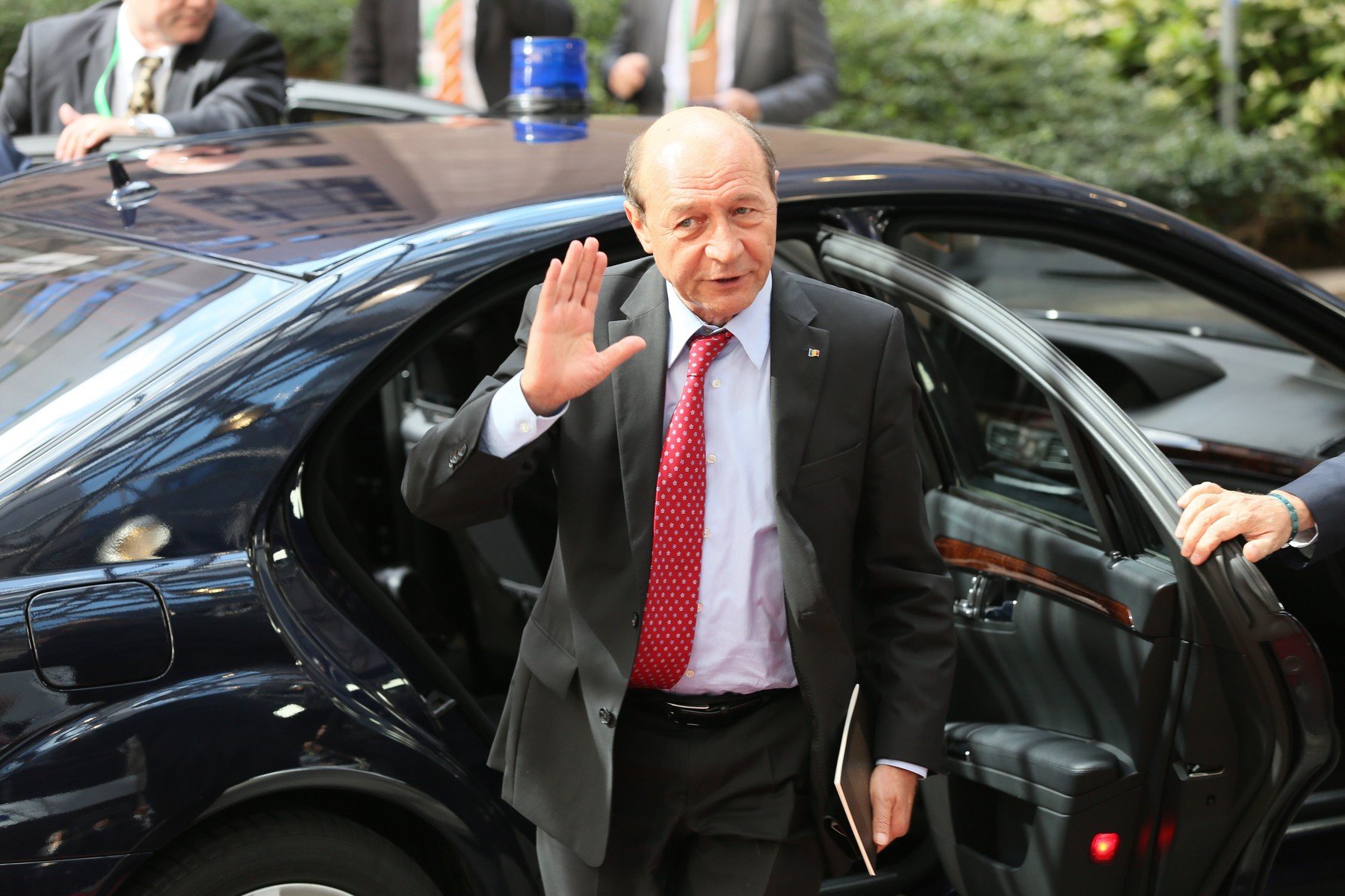 Fostul președinte Traian Băsescu a pledat pentru constituirea unei armate europene, ca alternativă la dependența de Statele Unite sub conducerea lui Donald Trump