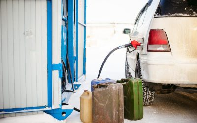 Poți lua benzină în canistră? Află regulile pentru șoferii din România