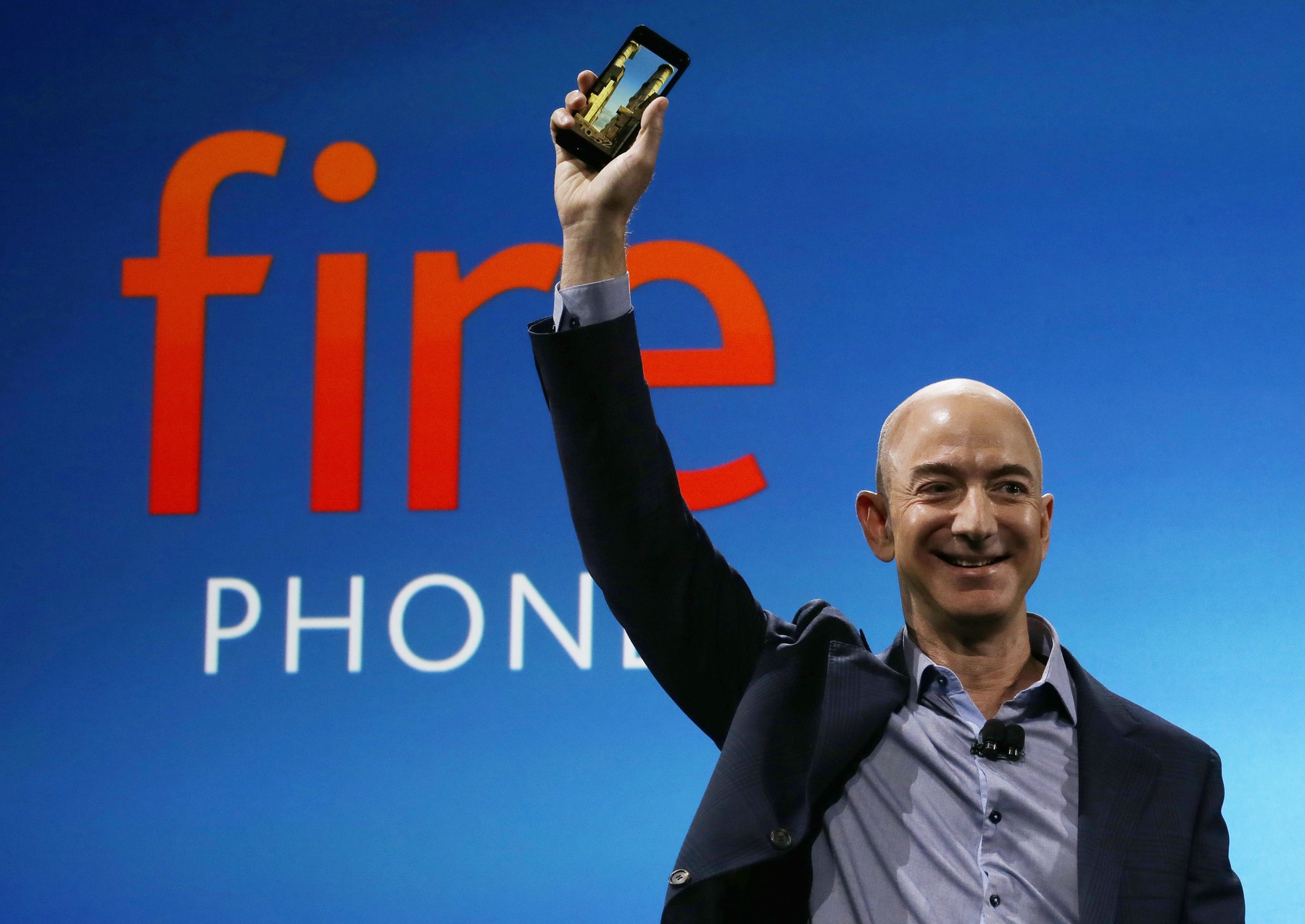 Amazon se pregătește pentru un nou telefon inteligent, anunțând astfel o revenire în lumea smartphone-urilor după eșecul total al modelului “Fire Phone” lansat în 2014