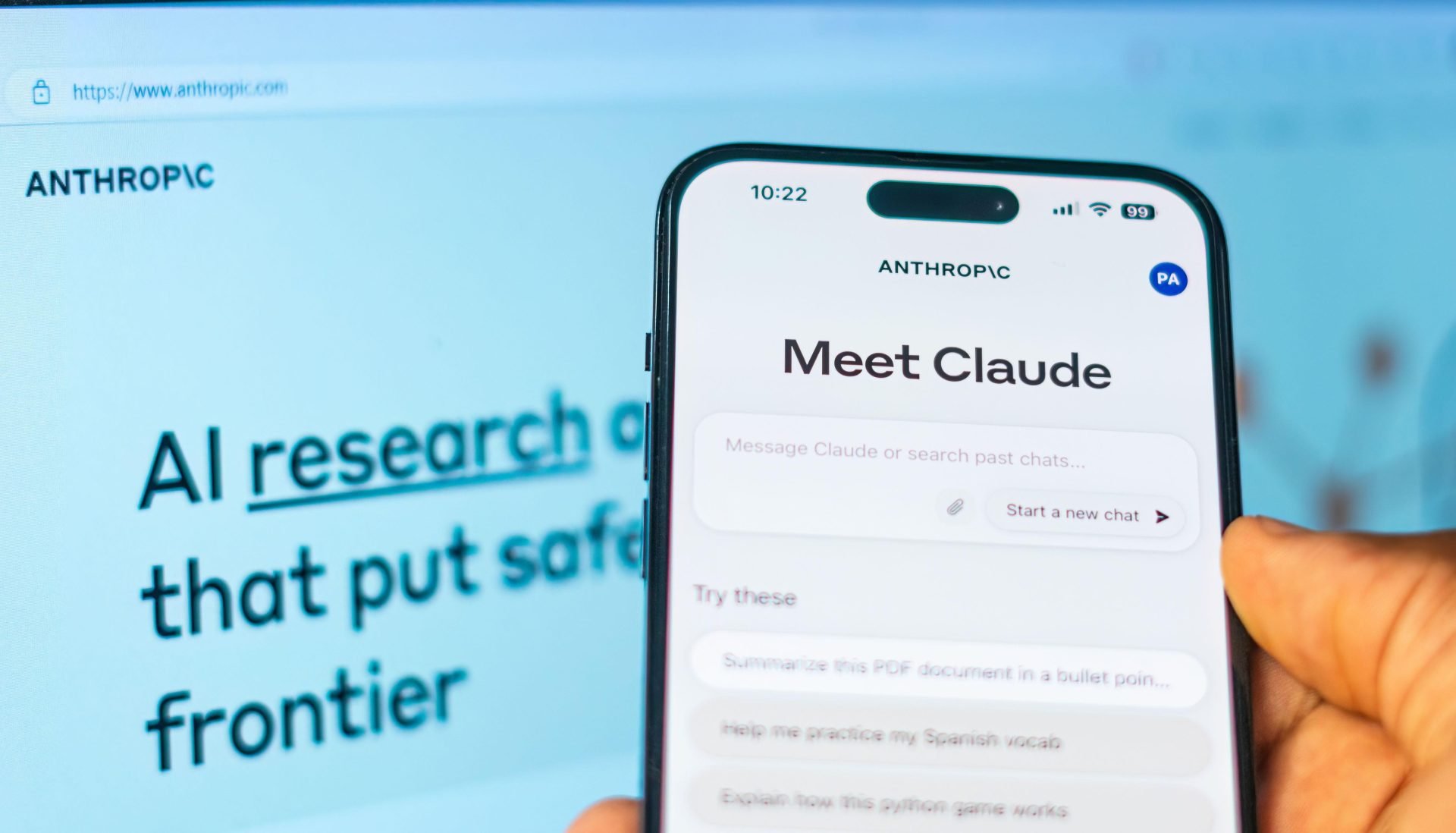 Compania de inteligență artificială ANTHROPIC, cunoscută pentru chatbot-ul CLAUDE, a dezvăluit un model AI capabil să identifice vulnerabilități critice de securitate cibernetică