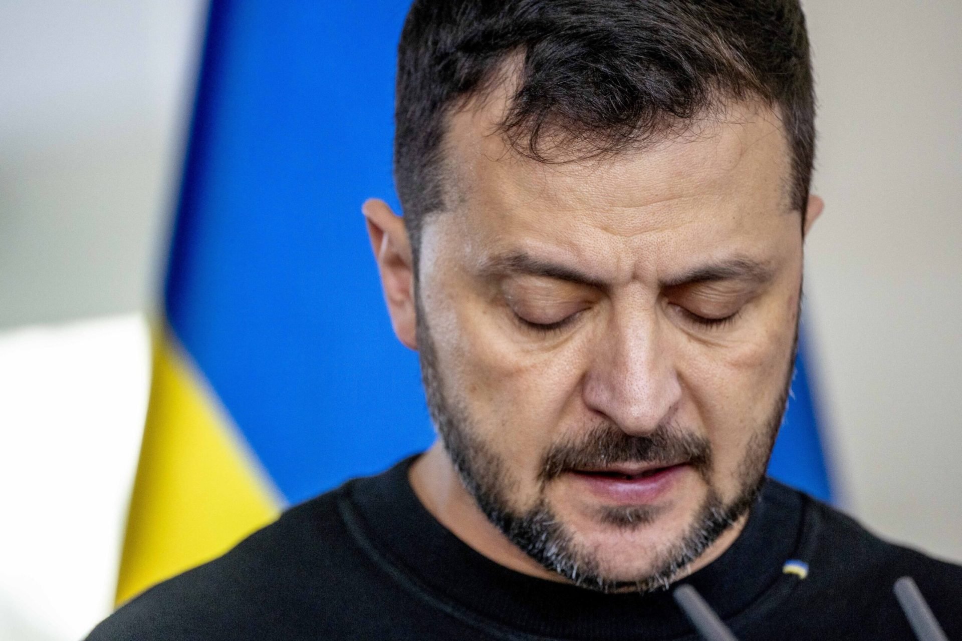 Președintele ucrainean Volodimir Zelenski și-a exprimat recent îngrijorarea cu privire la posibilitatea unui război prelungit între Statele Unite ale Americii și Israel împotriva Iranului, avertizând că un astfel de conflict ar putea afecta sprijinul internațional pentru Ucraina