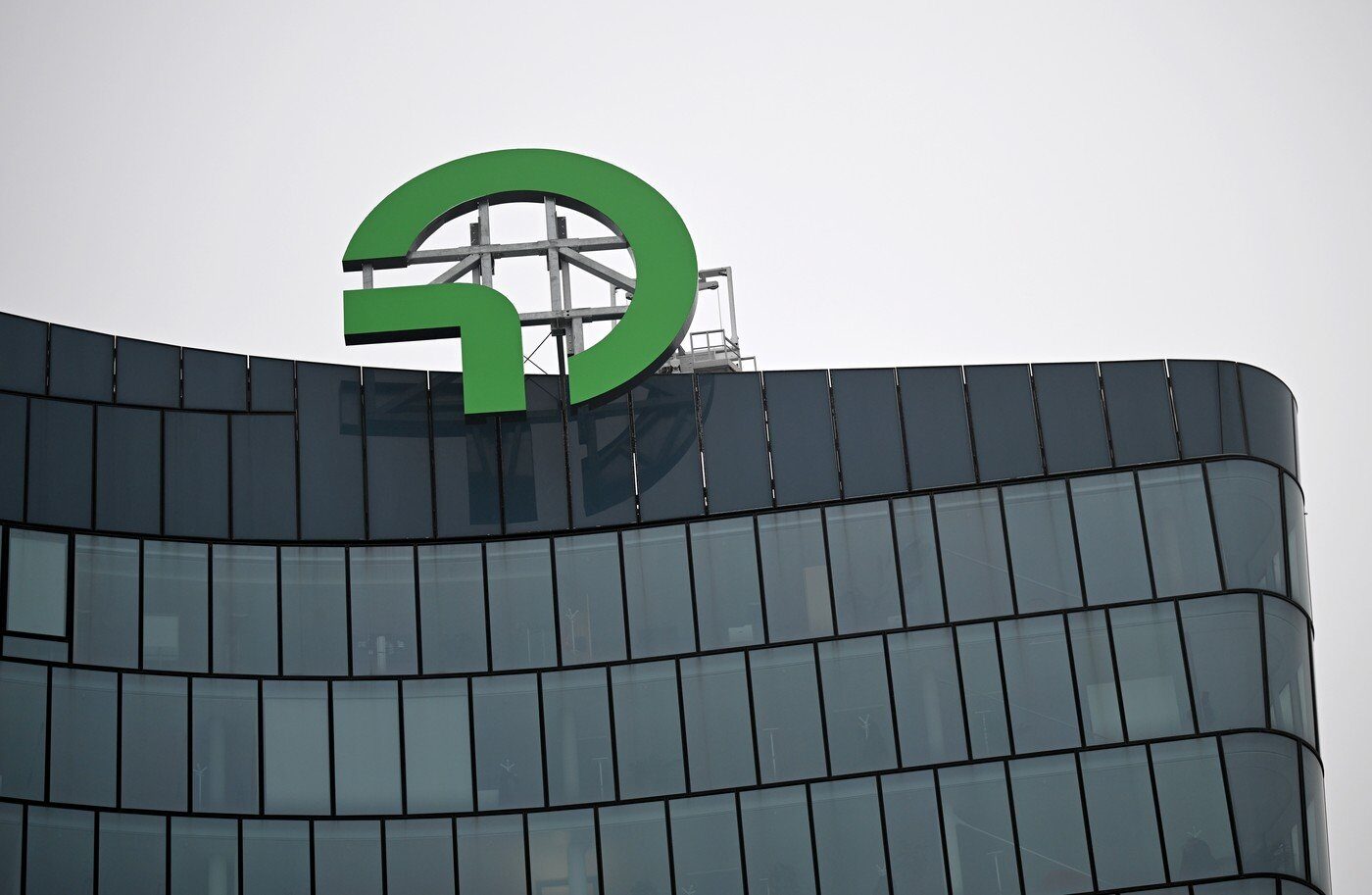 O femeie, șefă la OMV: Premieră istorică în fruntea companiei