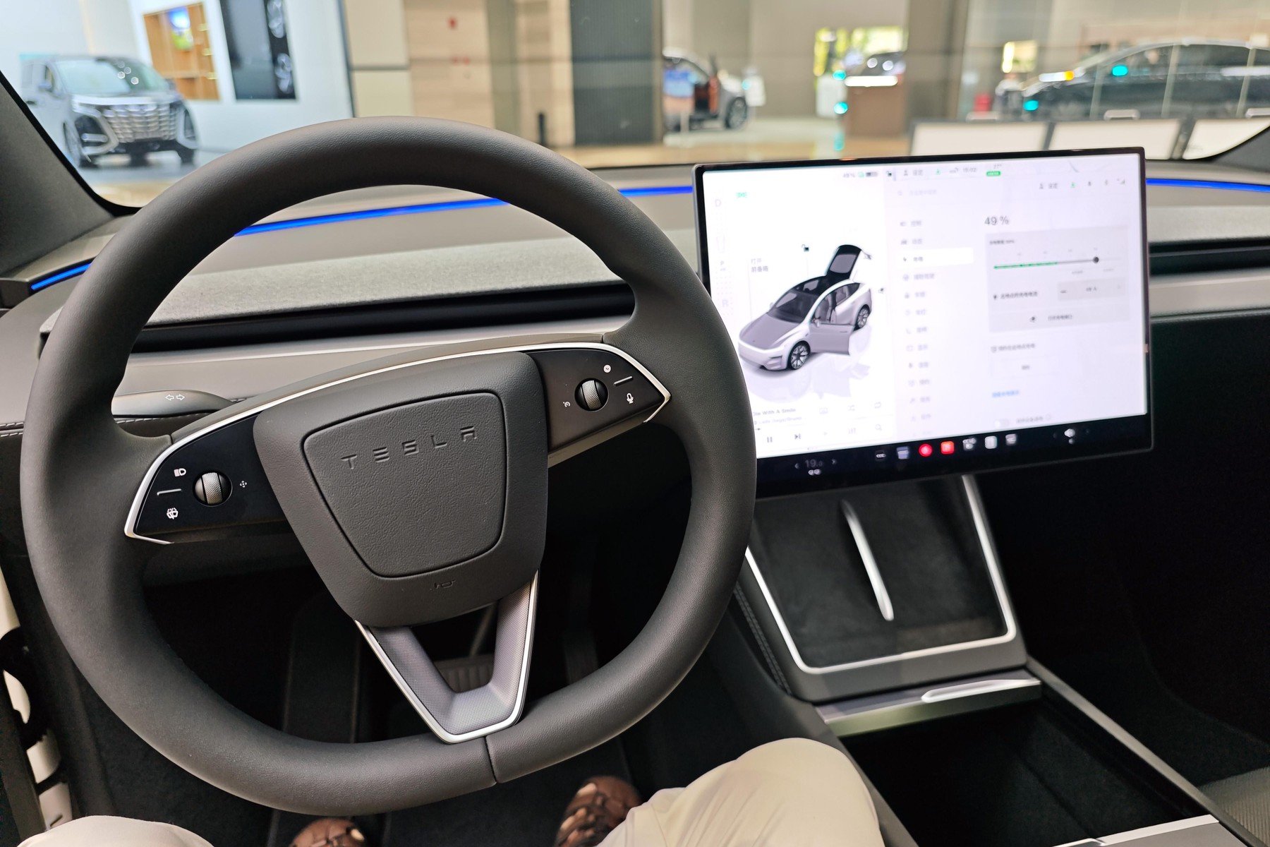 Tesla promite o mașină electrică mai ieftină și mai mică