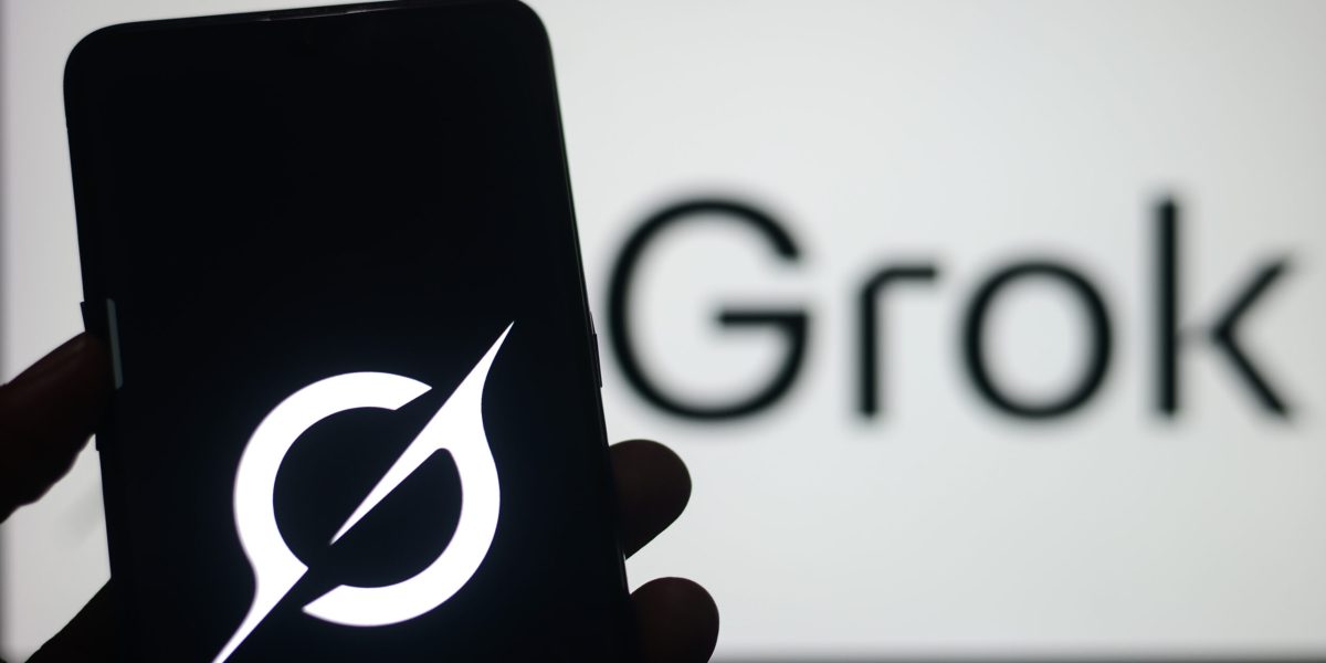 Apple amenință xAI: Grok, dat afară din App Store din cauza unor imagini