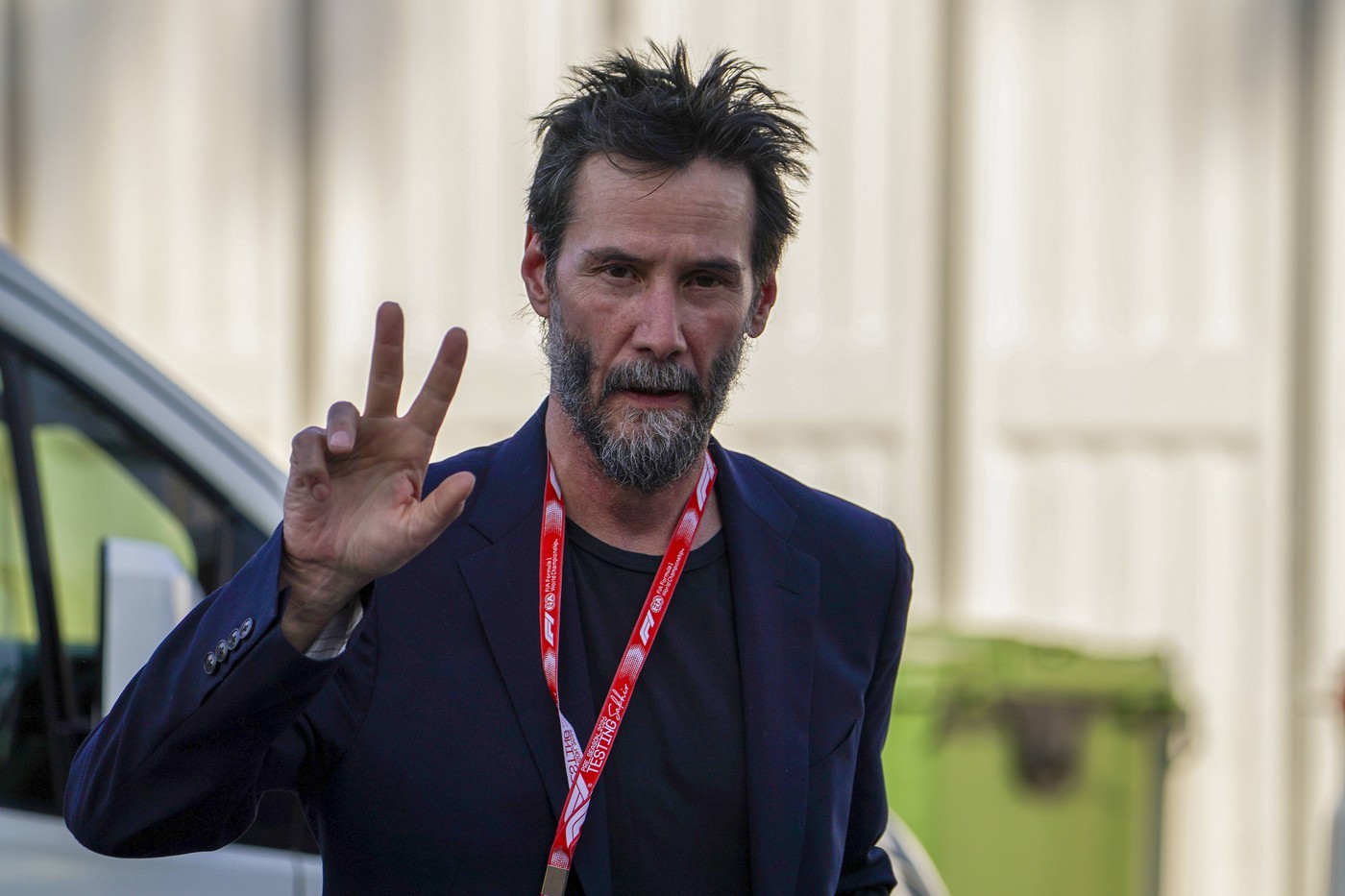 Cum a început cariera lui Keanu Reeves cu 3.000 de dolari și un Volvo din 1969