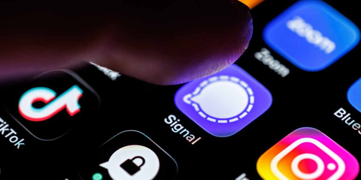 FBI recuperează mesaje Signal șterse de pe iPhone: e anchetă majoră