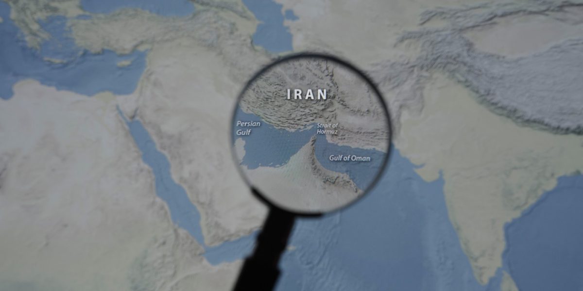 Breșe în blocada SUA din Ormuz: Nave sancționate sfidează Donald Trump