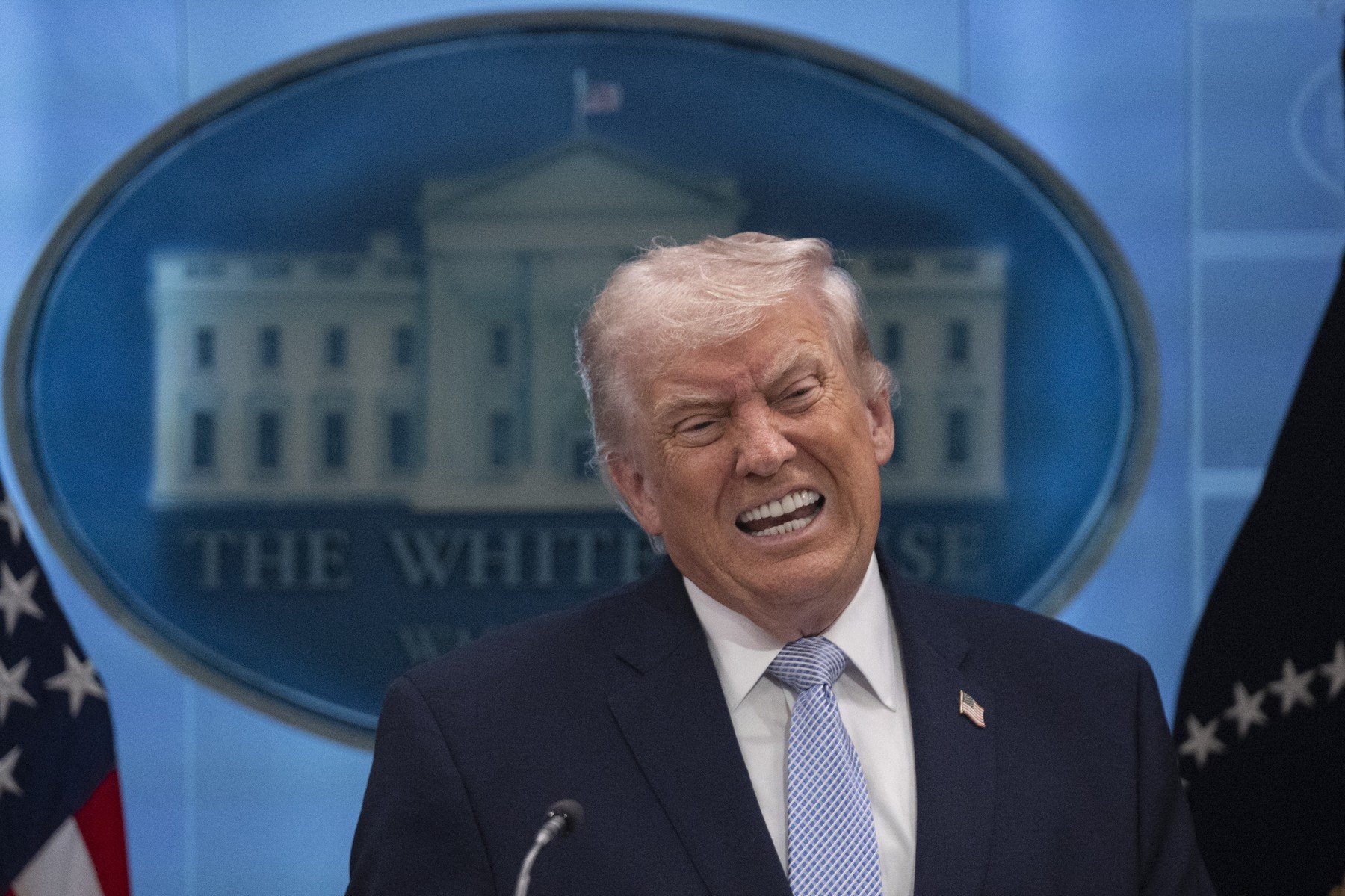 Donald Trump a anunțat, marți, că administrația sa este angajată în „negocieri aprinse” cu privire la conflictul cu Iranul, în contextul în care a stabilit un ultimatum privind infrastructura energetică a țării