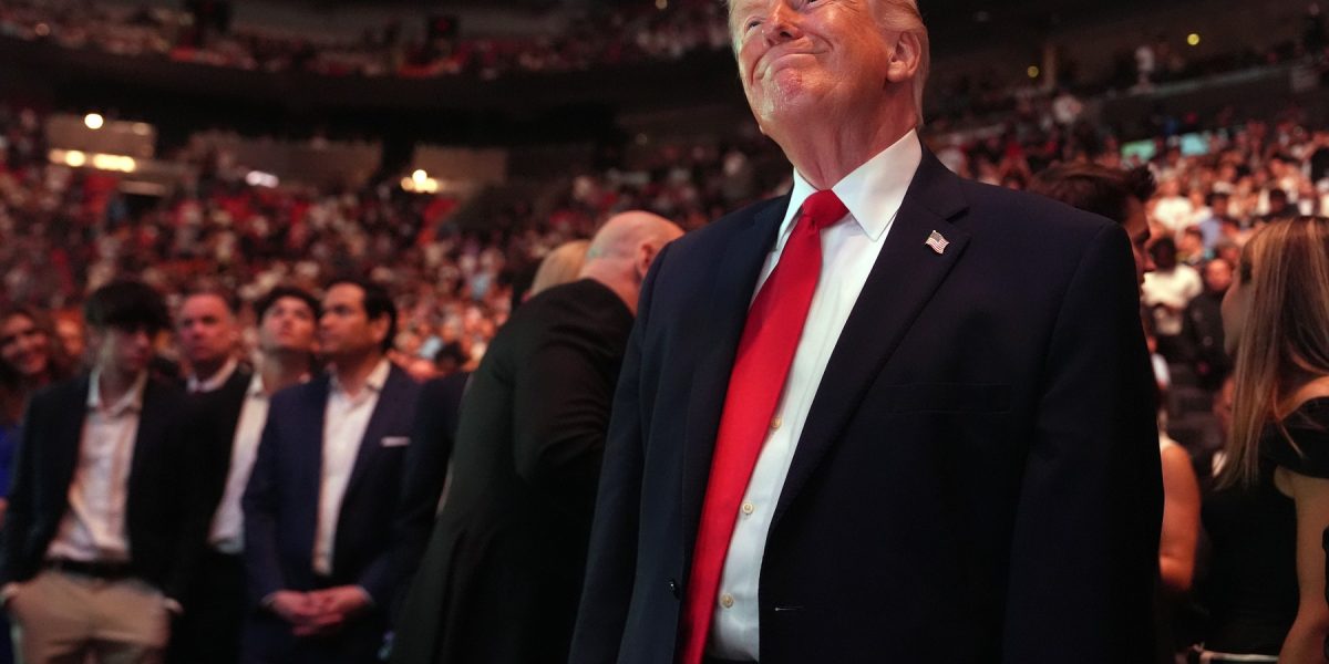 Pariuri secrete pe Trump: Milioane câștigate cu ponturi dinainte de anunțuri