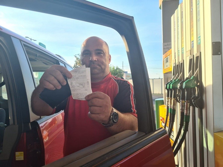 Situația prețurilor la combustibili în România ar putea cunoaște o schimbare în următoarele săptămâni, potrivit declarațiilor ministrului Energiei, Bogdan Ivan