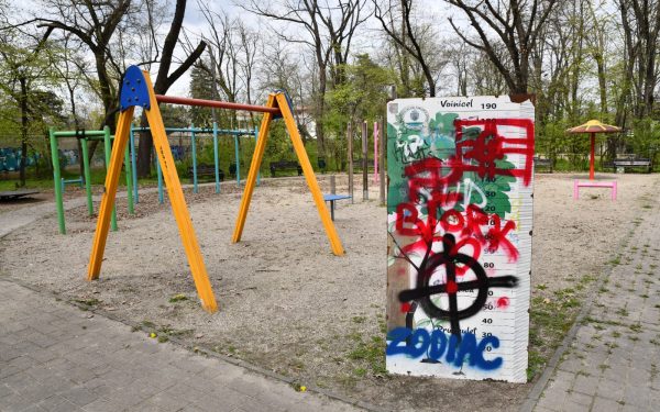 Ciucu, dezastru în Herăstrău: „Mobilier ridicol și cașcarabete ilegale”