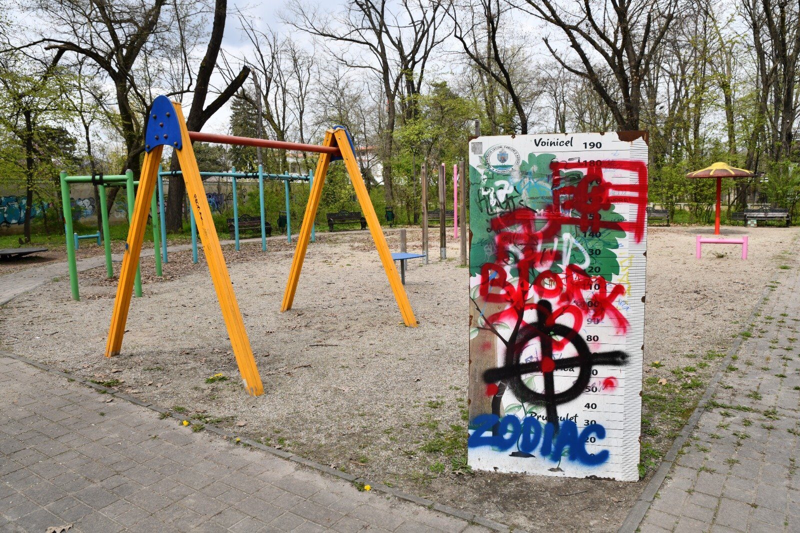 Ciucu, dezastru în Herăstrău: „Mobilier ridicol și cașcarabete ilegale”