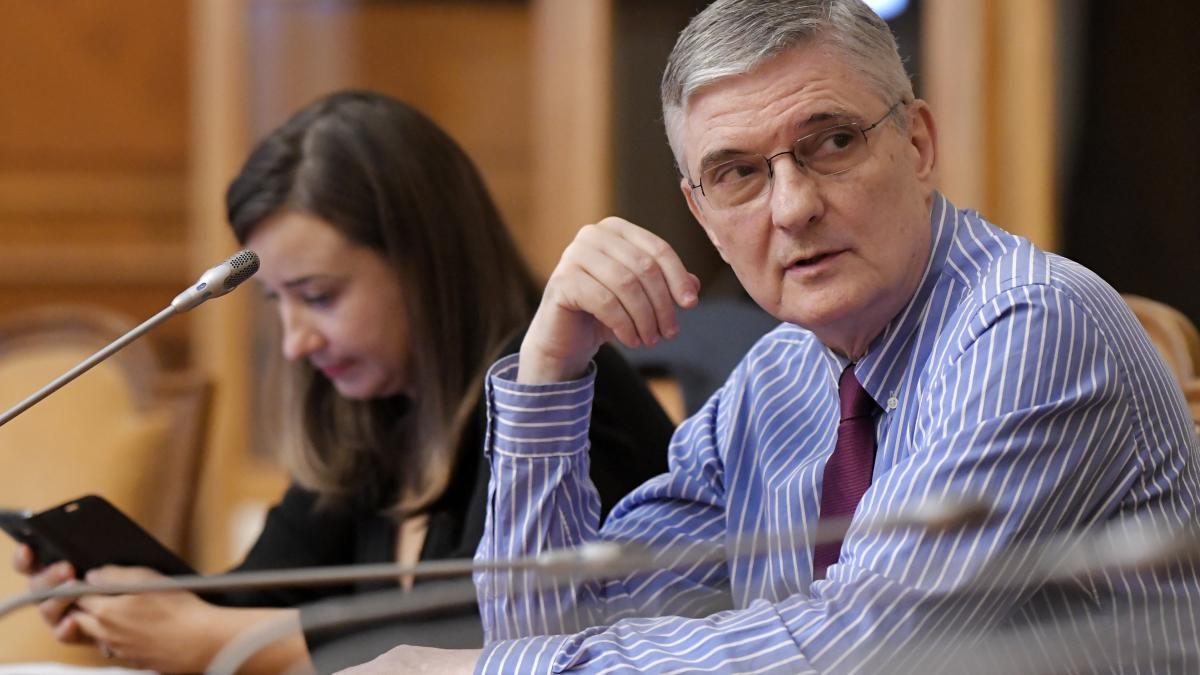 Președintele Consiliului Fiscal, Daniel Dăianu, avertizează asupra riscului major ca România să intre în recesiune, în contextul inflației și scumpirilor accelerate provocate de războiul din Iran
